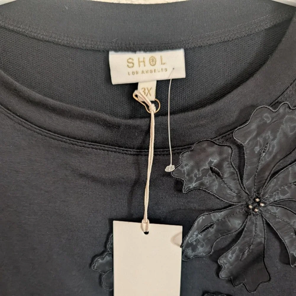 SHOL Los Angeles Black 3D Floral Applique Long Sleeve Puff Top 3X NWT